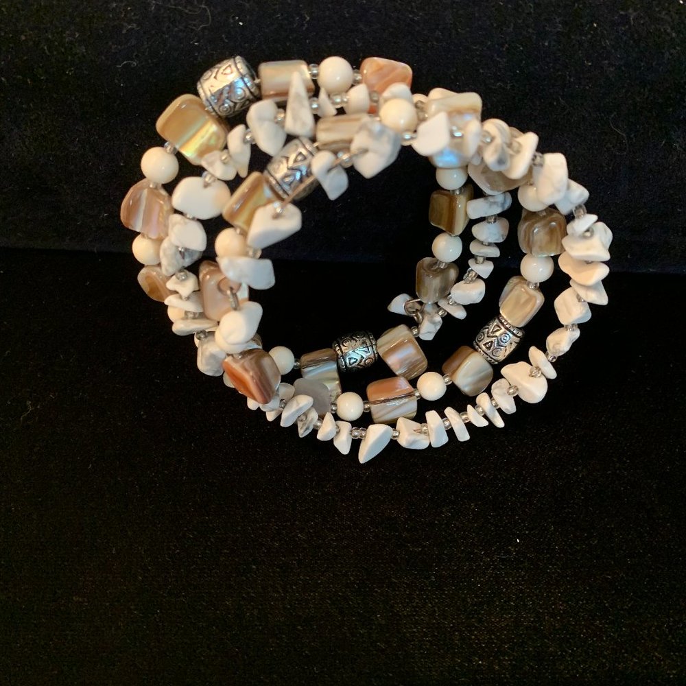 chip stone and bead coil bracelet